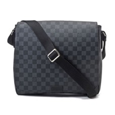 Louis Vuitton N41272 District MM Messenger Bag Damier Toile Graphite